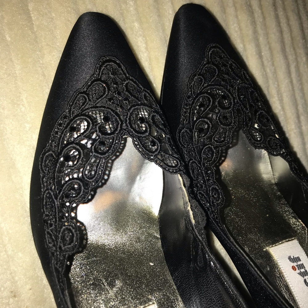 Go High-Steppin’ (black satin & lace heels) Size 7